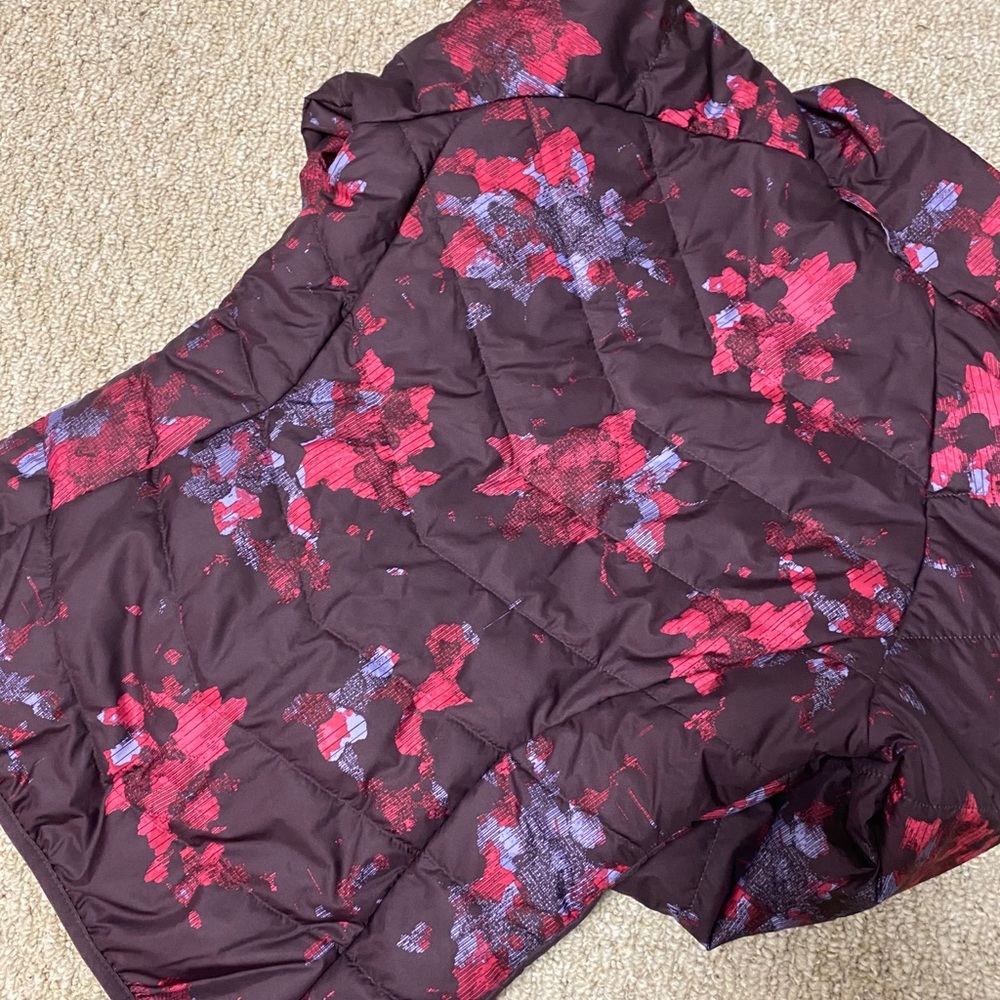 Patterned North Face Jacket - image 8